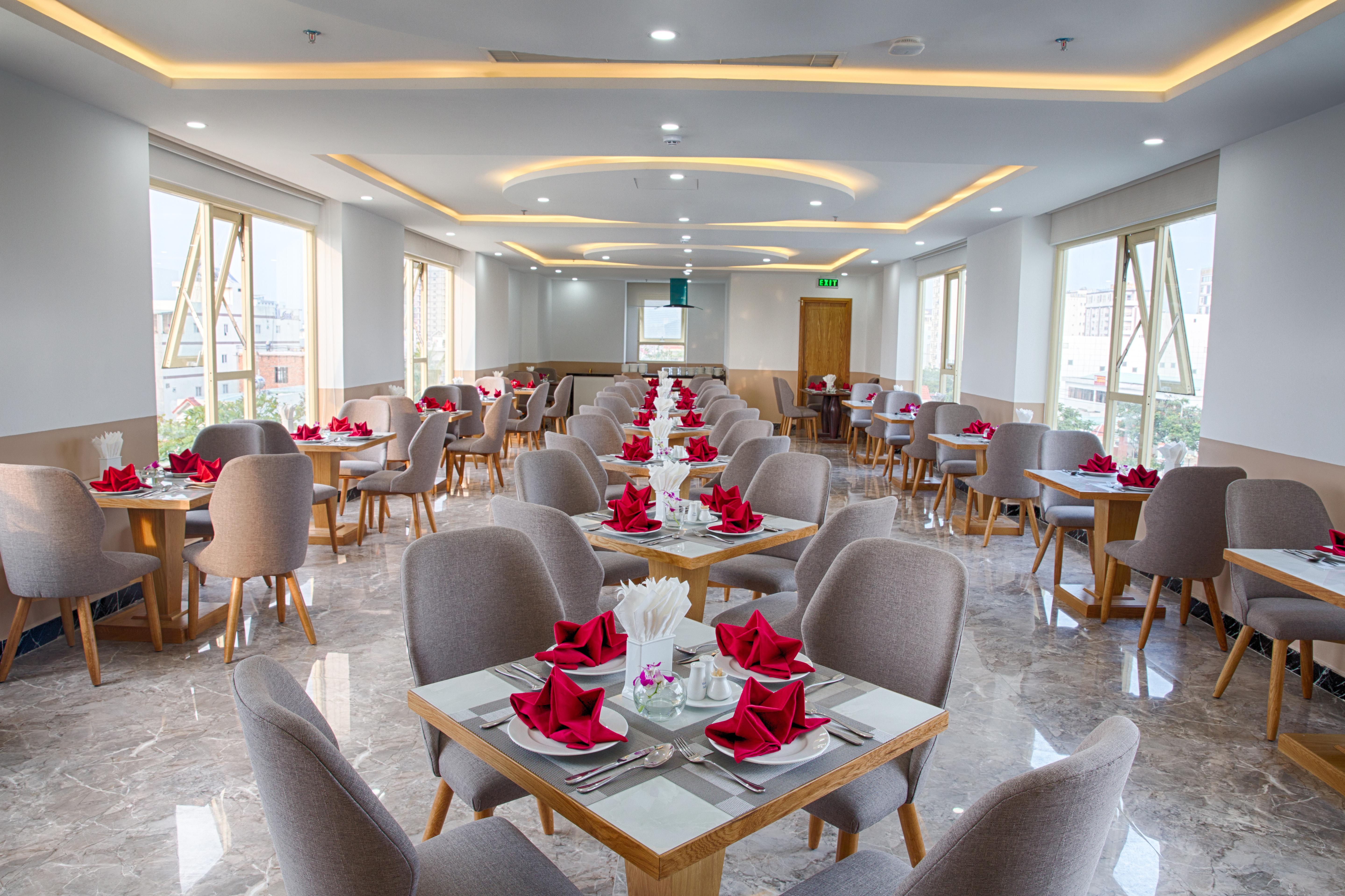 Fivitel King Hotel Da Nang Buitenkant foto